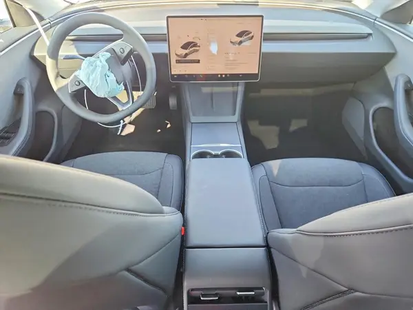 5YJ3E1EA4SF135878 2025 TESLA MODEL 3 - Image 8