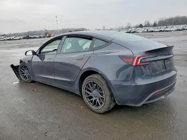 5YJ3E1EA4SF880307 2025 TESLA MODEL 3 - Image 2