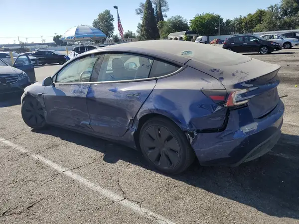 5YJ3E1EA4SF880355 2025 TESLA MODEL 3 - Image 2