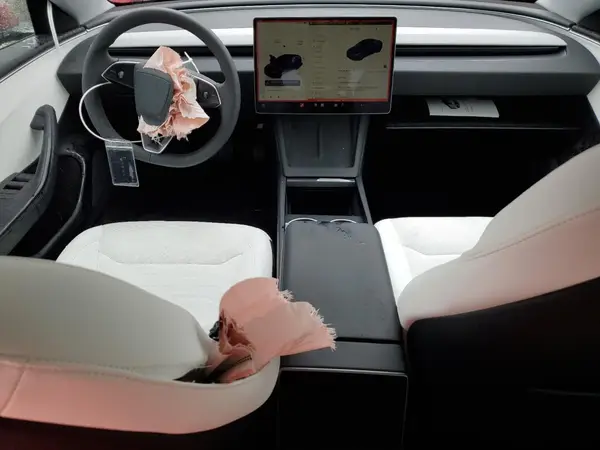 5YJ3E1EA4SF885944 2025 TESLA MODEL 3 - Image 8