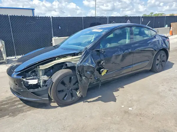 5YJ3E1EA4SF887239 2025 TESLA MODEL 3 - Image 1