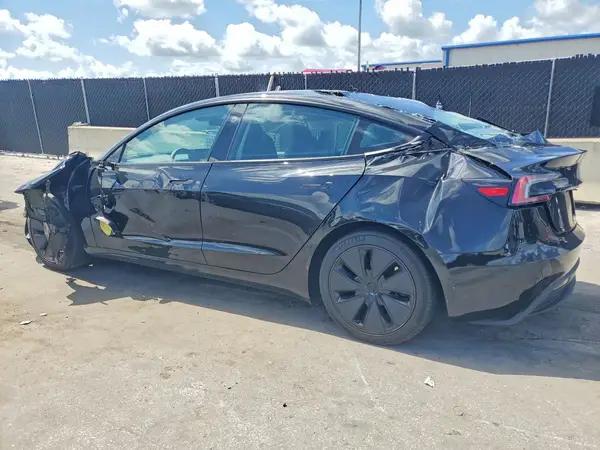 5YJ3E1EA4SF887239 2025 TESLA MODEL 3 - Image 2