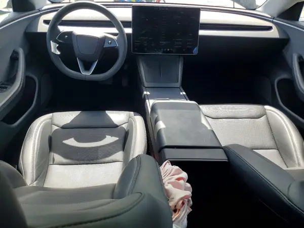 5YJ3E1EA4SF887239 2025 TESLA MODEL 3 - Image 8