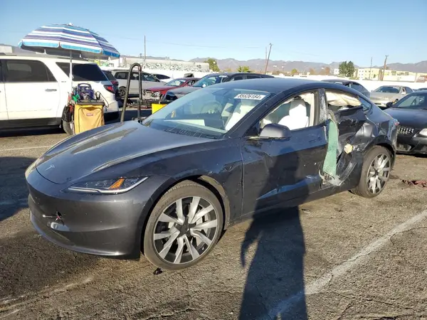 5YJ3E1EA4SF887547 2025 TESLA MODEL 3 - Image 1