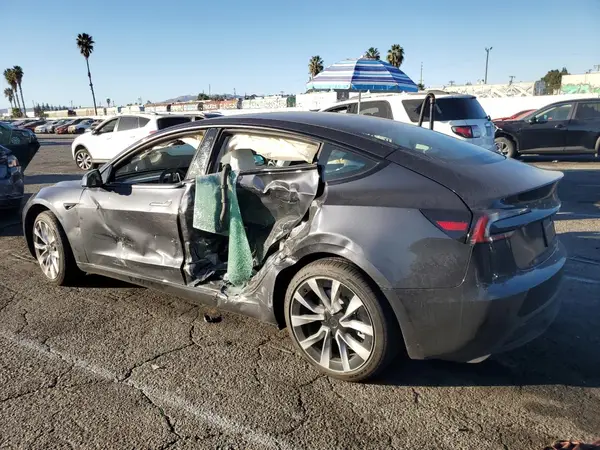 5YJ3E1EA4SF887547 2025 TESLA MODEL 3 - Image 2