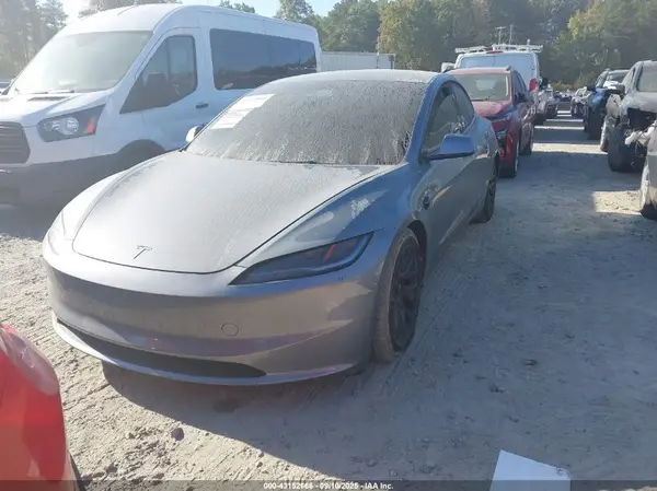 5YJ3E1EA4SF887757 2025 TESLA MODEL 3 - Image 2