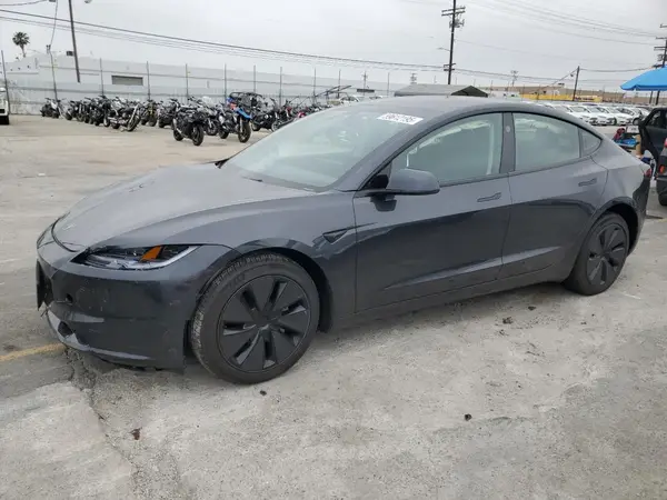 5YJ3E1EA4SF892568 2025 TESLA MODEL 3 - Image 1