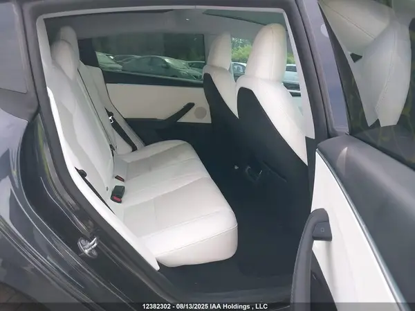 5YJ3E1EA4SF898256 2025 TESLA MODEL 3 - Image 8