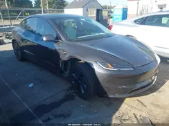 5YJ3E1EA4SF904640 2025 TESLA MODEL 3