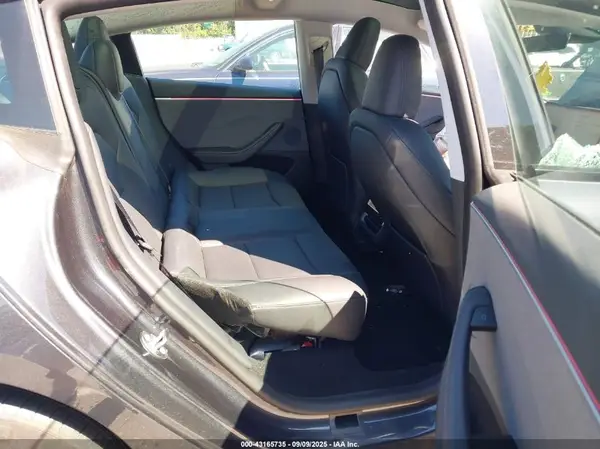 5YJ3E1EA4SF918358 2025 TESLA MODEL 3 - Image 8