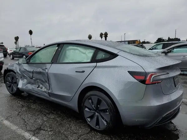 5YJ3E1EA4SF921390 2025 TESLA MODEL 3 - Image 2