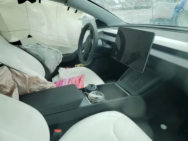 5YJ3E1EA4SF921390 2025 TESLA MODEL 3 - Image 8