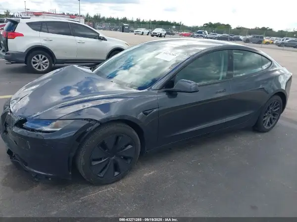 5YJ3E1EA4SF924287 2025 TESLA MODEL 3 - Image 2