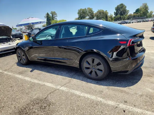 5YJ3E1EA4SF925455 2025 TESLA MODEL 3 - Image 2