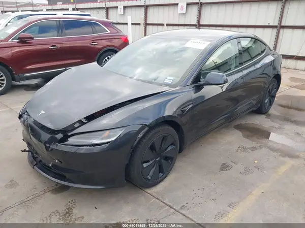 5YJ3E1EA4SF931742 2025 TESLA MODEL 3 - Image 2