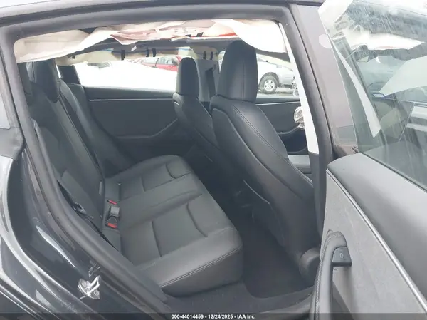 5YJ3E1EA4SF931742 2025 TESLA MODEL 3 - Image 8