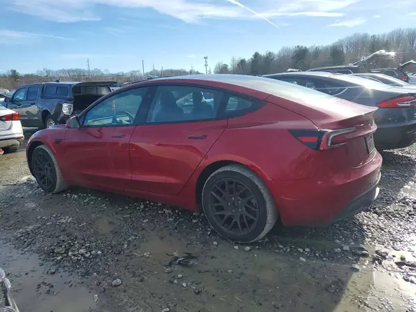 5YJ3E1EA4SF933216 2025 TESLA MODEL 3 - Image 2