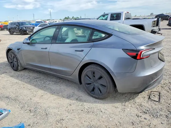 5YJ3E1EA4SF936388 2025 TESLA MODEL 3 - Image 2