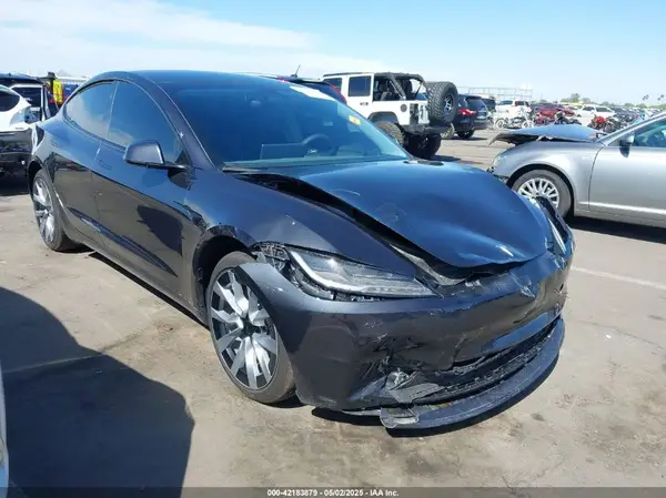 5YJ3E1EA4SF938576 2025 TESLA MODEL 3 - Image 1