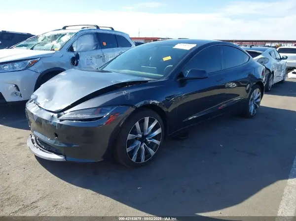 5YJ3E1EA4SF938576 2025 TESLA MODEL 3 - Image 2