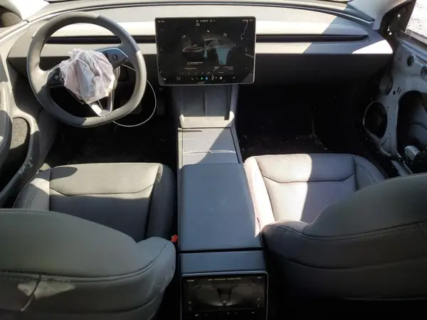 5YJ3E1EA4SF938660 2025 TESLA MODEL 3 - Image 8