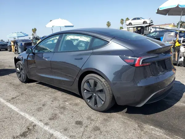 5YJ3E1EA4SF938724 2025 TESLA MODEL 3 - Image 2