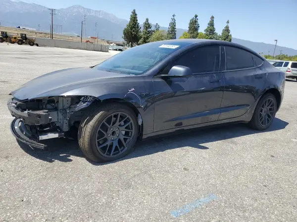 5YJ3E1EA4SF938822 2025 TESLA MODEL 3 - Image 1