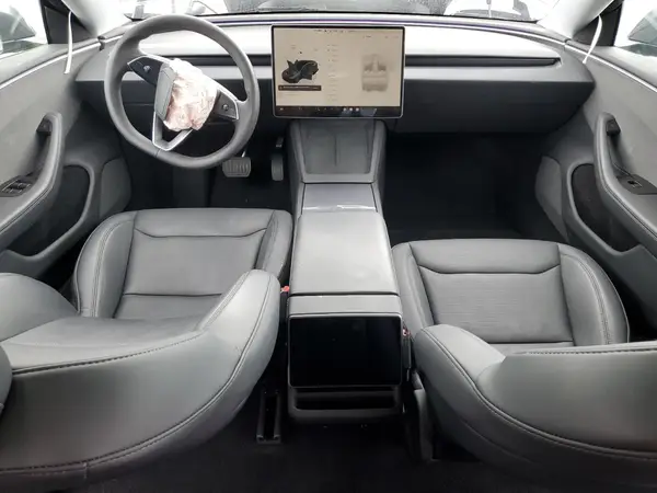 5YJ3E1EA4SF940893 2025 TESLA MODEL 3 - Image 8