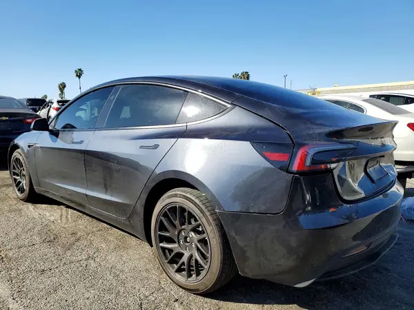 5YJ3E1EA4SF942112 2025 TESLA MODEL 3 - Image 2