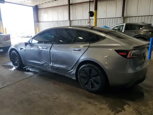 5YJ3E1EA4SF942319 2025 TESLA MODEL 3 - Image 2