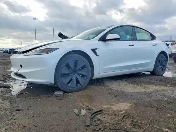 5YJ3E1EA4SF943163 2025 TESLA MODEL 3 - Image 1