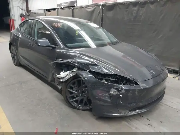 5YJ3E1EA4SF952168 2025 TESLA MODEL 3 - Image 1