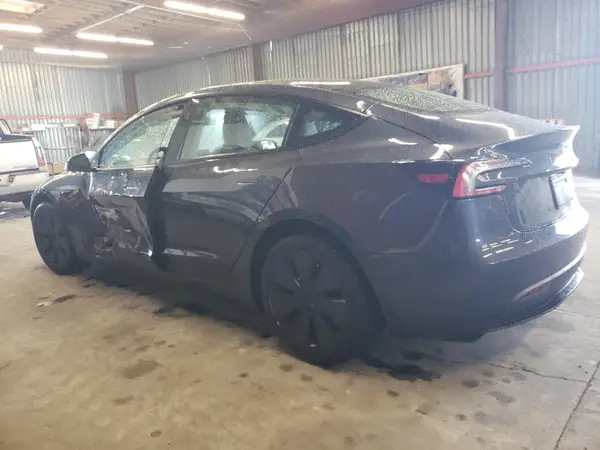 5YJ3E1EA4SF964868 2025 TESLA MODEL 3 - Image 2