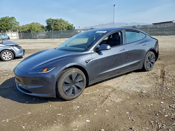 5YJ3E1EA4SF965468 2025 TESLA MODEL 3 - Image 1