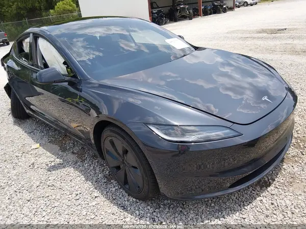 5YJ3E1EA4SF969469 2025 TESLA MODEL 3 - Image 1