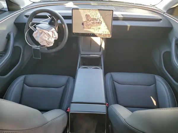 5YJ3E1EA4SF971108 2025 TESLA MODEL 3 - Image 8