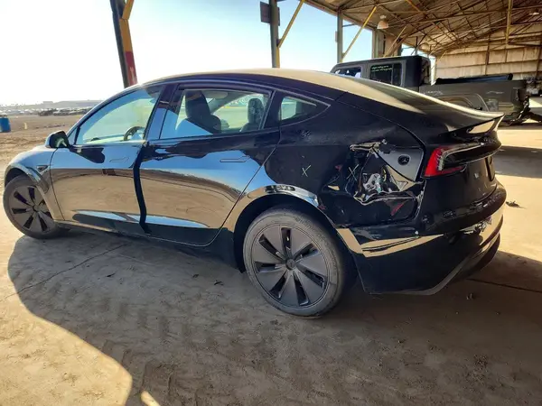 5YJ3E1EA4SF971495 2025 TESLA MODEL 3 - Image 2