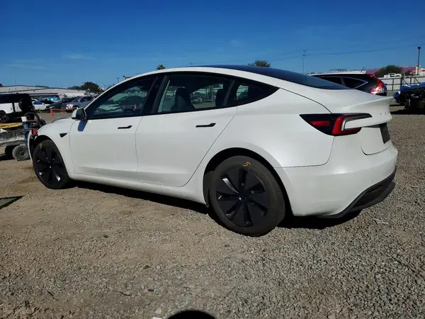 5YJ3E1EA4SF975496 2025 TESLA MODEL 3 - Image 2