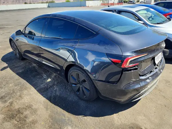 5YJ3E1EA4SF975577 2025 TESLA MODEL 3 - Image 2