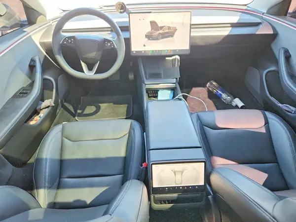 5YJ3E1EA4SF975577 2025 TESLA MODEL 3 - Image 8