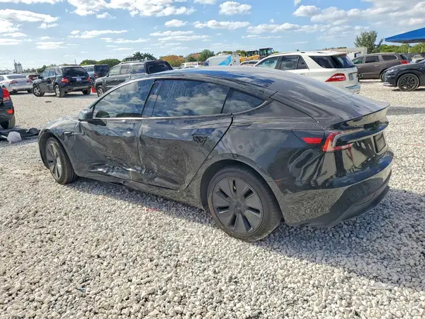 5YJ3E1EA4SF978365 2025 TESLA MODEL 3 - Image 2