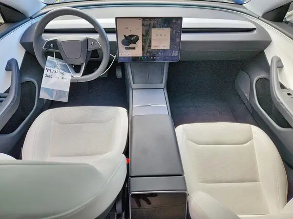 5YJ3E1EA4SF978365 2025 TESLA MODEL 3 - Image 8