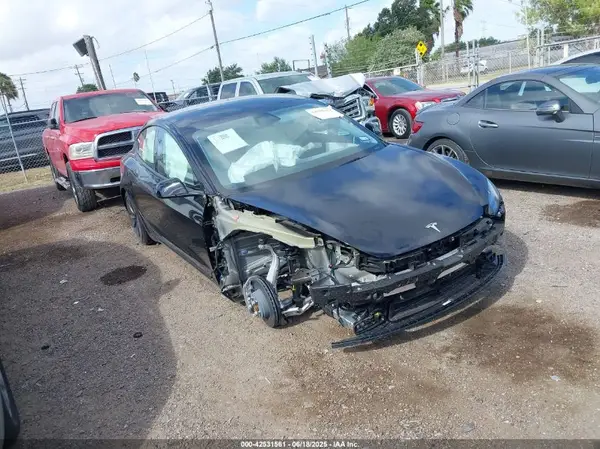 5YJ3E1EA4SF980133 2025 TESLA MODEL 3 - Image 1