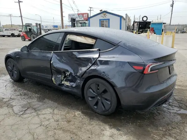 5YJ3E1EA4SF982965 2025 TESLA MODEL 3 - Image 2