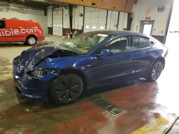 5YJ3E1EA4SF984389 2025 TESLA MODEL 3 - Image 1