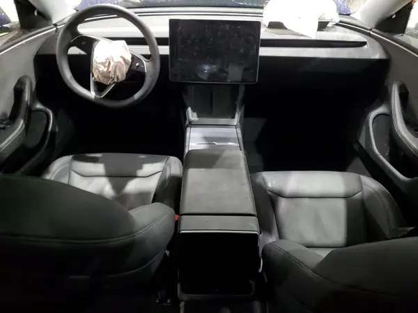 5YJ3E1EA4SF984389 2025 TESLA MODEL 3 - Image 8