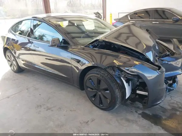 5YJ3E1EA4SF987552 2025 TESLA MODEL 3 - Image 1