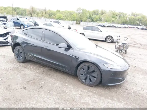 5YJ3E1EA4SF989799 2025 TESLA MODEL 3 - Image 1