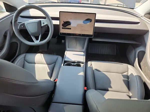 5YJ3E1EA4SF989866 2025 TESLA MODEL 3 - Image 8