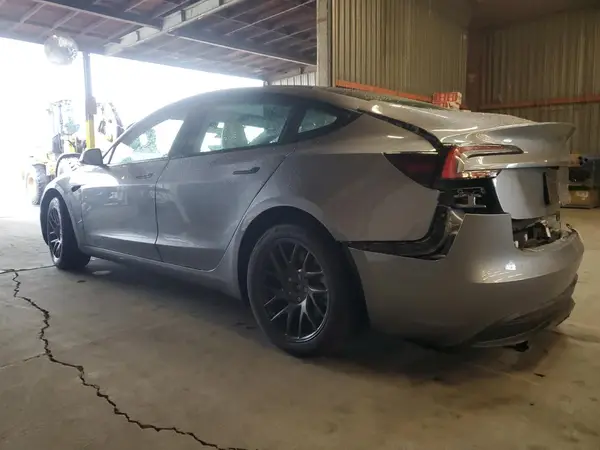 5YJ3E1EA4SF990788 2025 TESLA MODEL 3 - Image 2